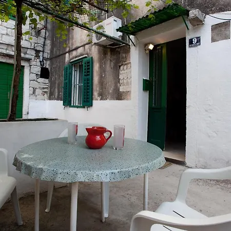 Πανσιόν Dalmatian House 3*