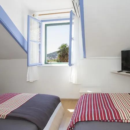 Gostinjska kuća Dalmatian House 3*
