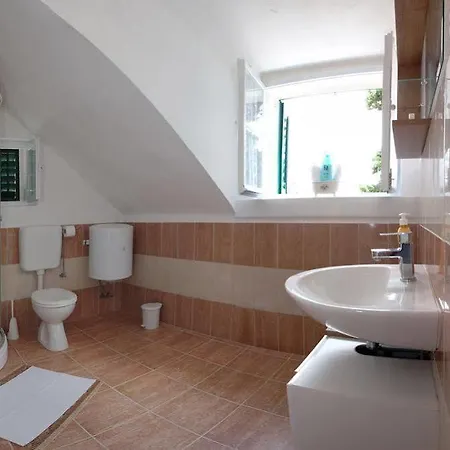 Πανσιόν Dalmatian House 3*