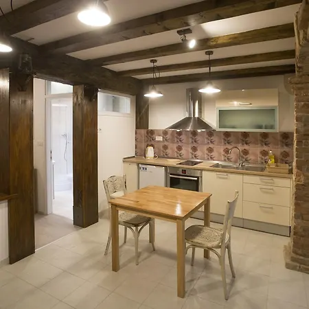 Πανσιόν Dalmatian House