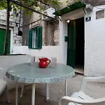 בית הארחה Dalmatian House 3*