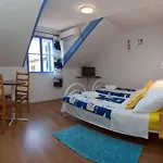 Dalmatian House בית הארחה 3*